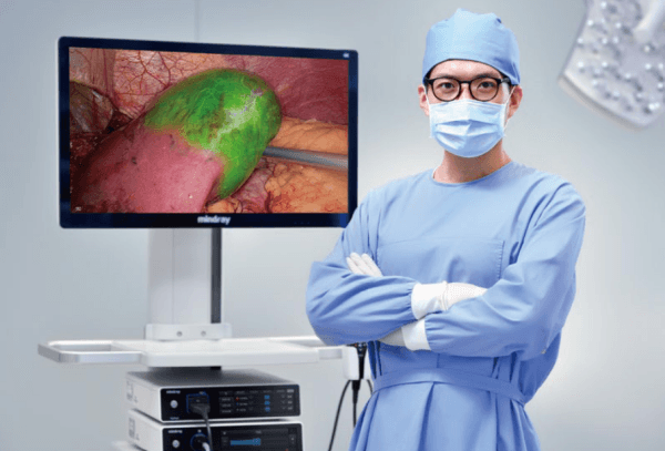 Torre para laparoscopia 4K HyPixel R1 con monitor de 31" - Marca Mindray